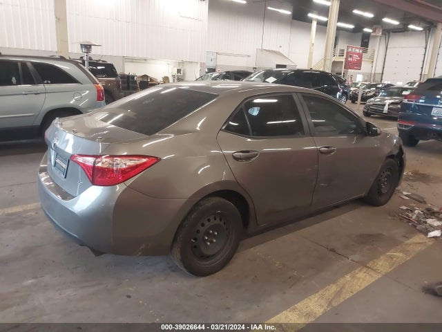 Toyota COROLLA LE 2018 2T1BURHE5JC018907 Image 4