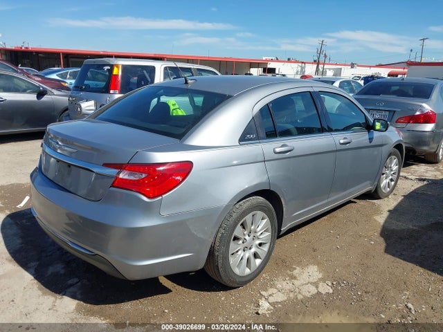 Chrysler 200 LX 2014 1C3CCBAB8EN141428 Image 4