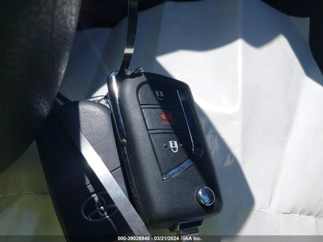 Toyota RAV4 LE 2019 JTMG1RFV3KD016434 Image 11
