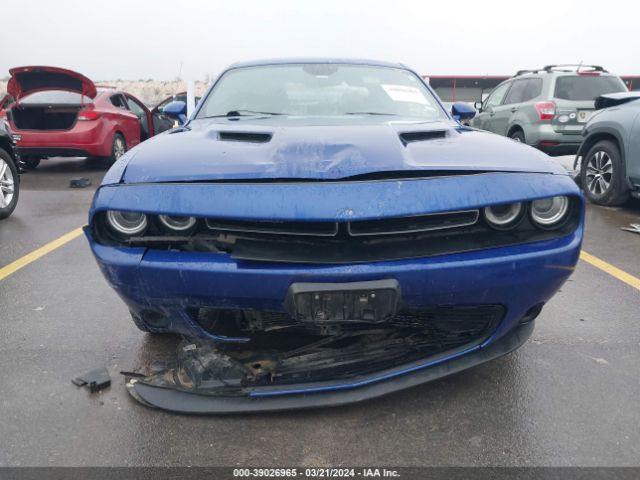 2C3CDZAG0JH199585 Dodge Challenger Sxt