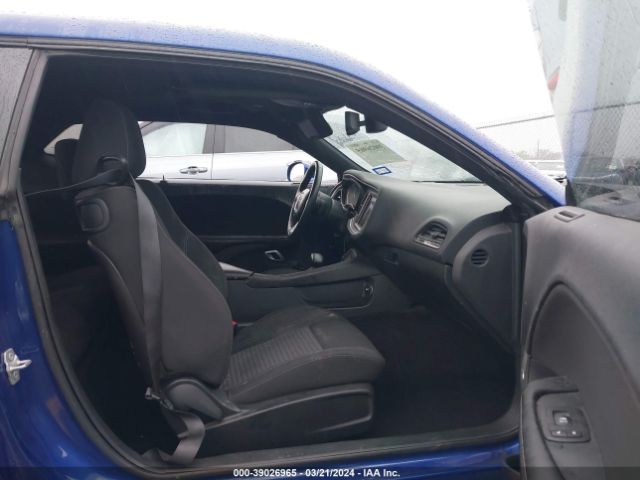 2C3CDZAG0JH199585 Dodge Challenger Sxt