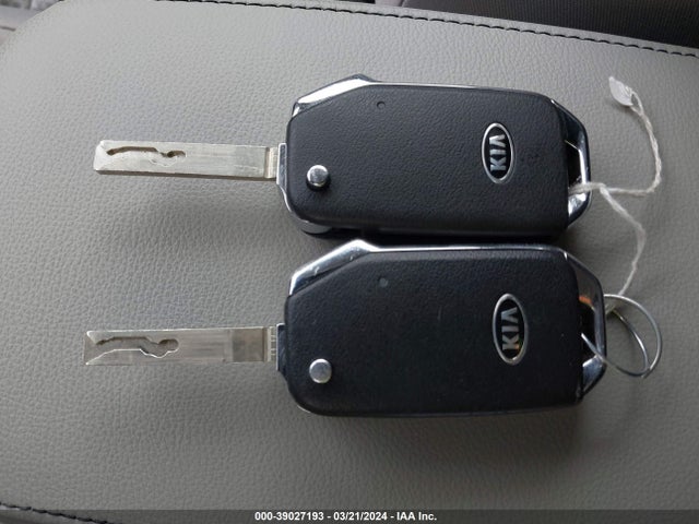 KIA SOUL LX 2020 KNDJ23AU7L7076439 Image 11