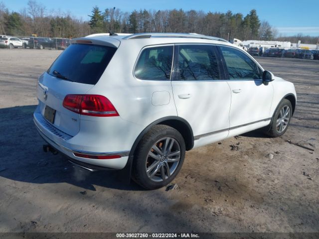2015 VOLKSWAGEN TOUAREG WVGEP9BP8FD005931 Photo 3