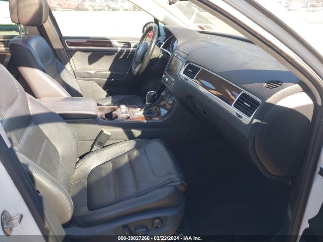 2015 VOLKSWAGEN TOUAREG WVGEP9BP8FD005931 Photo 4