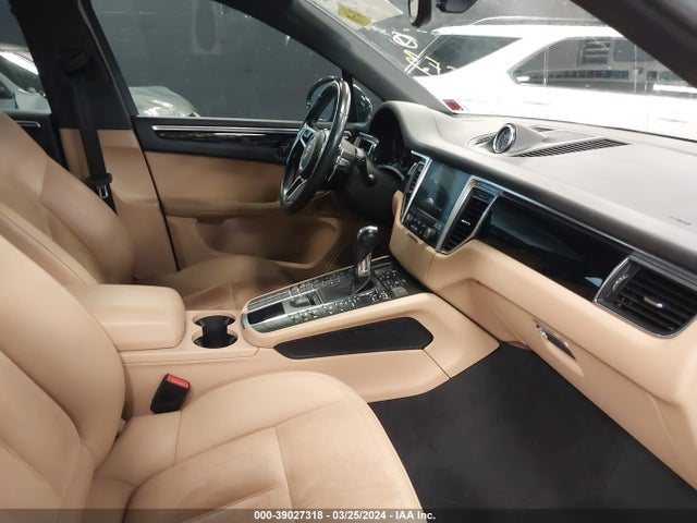 2018 PORSCHE MACAN WP1AA2A56JLB09150 Photo 4