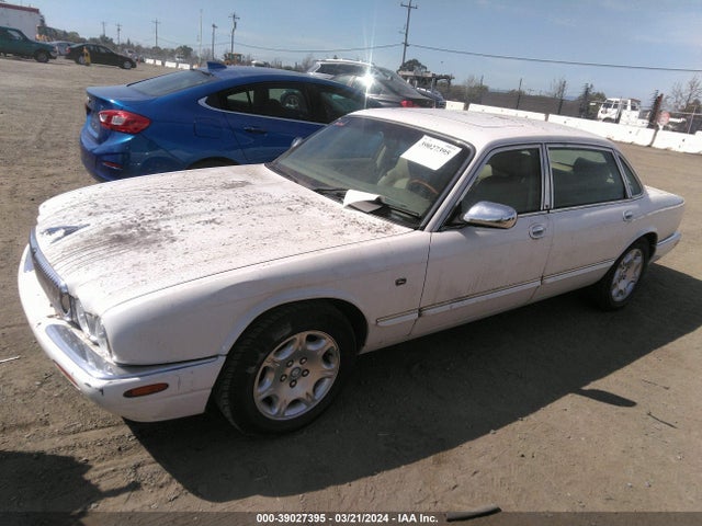 2001 JAGUAR XJ8 SAJDA24C21LF25841 Photo 1
