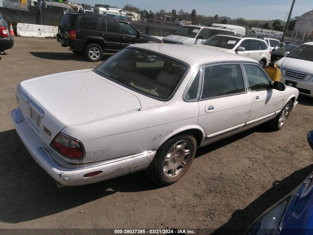 2001 JAGUAR XJ8 SAJDA24C21LF25841 Photo 3