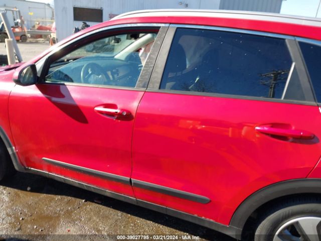 KNDCB3LC1J5170371 KIA NIRO LX