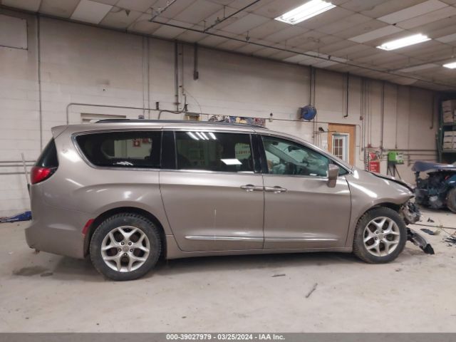 2C4RC1BG0HR560746 Chrysler Pacifica Touring-l