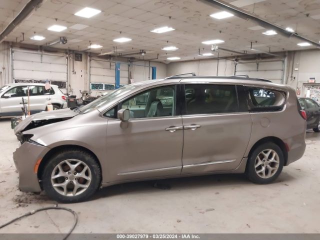 2C4RC1BG0HR560746 Chrysler Pacifica Touring-l