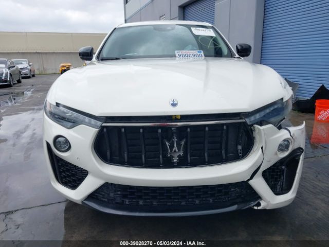 ZN661YUM3NX402899 Maserati Levante Modena