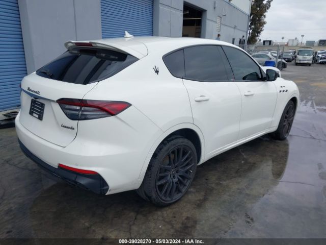 ZN661YUM3NX402899 Maserati Levante Modena