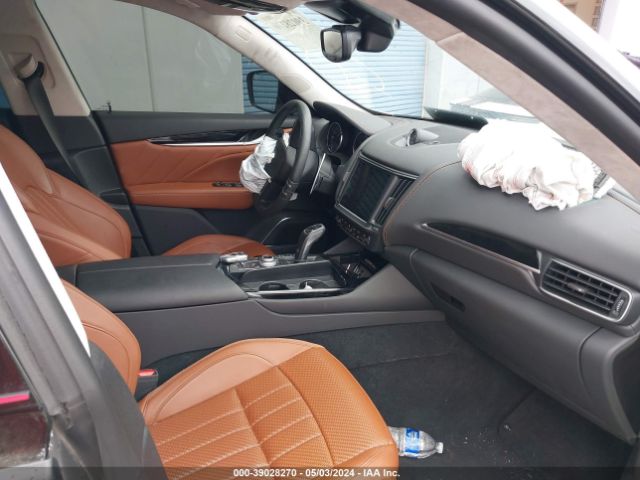 ZN661YUM3NX402899 Maserati Levante Modena