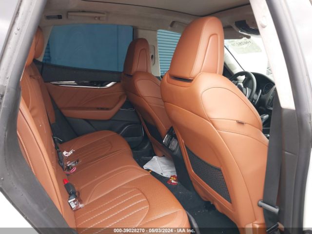 ZN661YUM3NX402899 Maserati Levante Modena