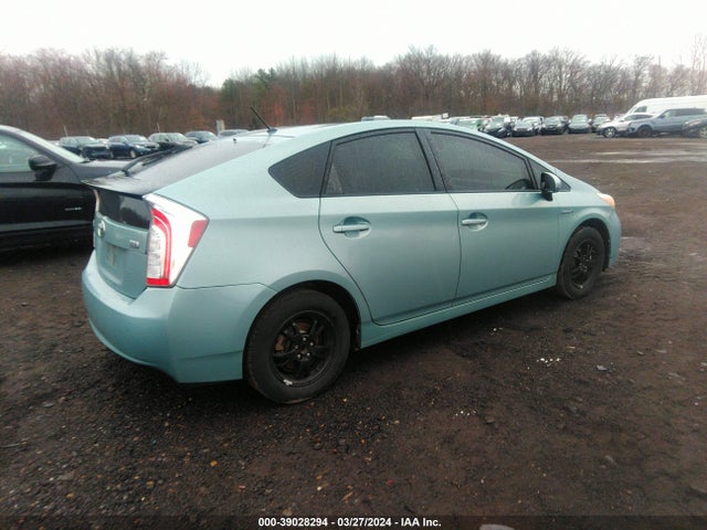 Toyota Prius Two 2014 JTDKN3DUXE1778851 Image 4