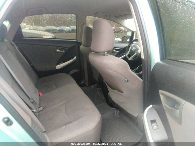 Toyota Prius Two 2014 JTDKN3DUXE1778851 Image 8