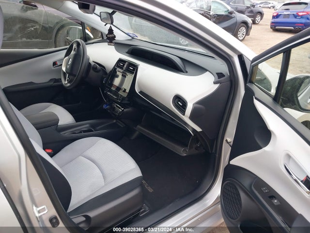 Toyota Prius Two 2017 JTDKBRFU4H3560602 Image 5