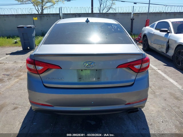 Hyundai SONATA SE 2015 5NPE24AF9FH226561 Image 15