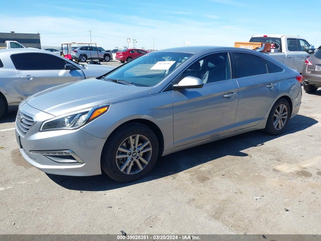 Hyundai SONATA SE 2015 5NPE24AF9FH226561 Image 2