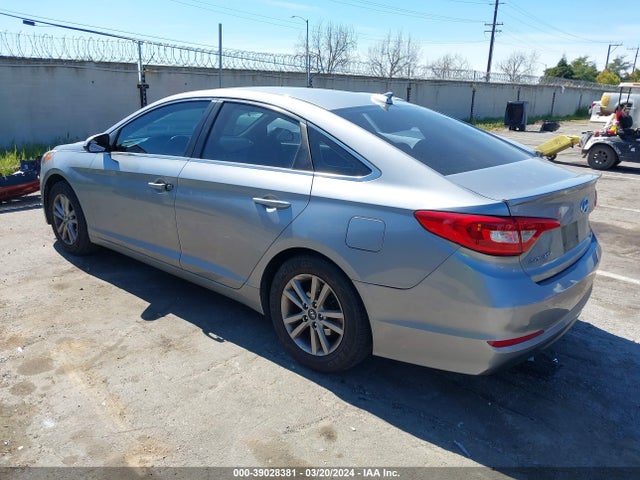 Hyundai SONATA SE 2015 5NPE24AF9FH226561 Image 3