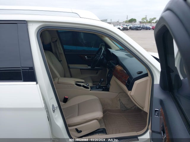2011 Mercedes-benz Glk 350 მანქანა იყიდება აუქციონზე, vin: WDCGG5GB0BF592136, აუქციონის ნომერი: 39028565