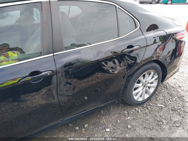 Toyota CAMRY LE 2020 4T1C11AK7LU951482 Image 18