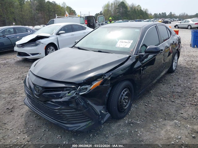 Toyota CAMRY LE 2020 4T1C11AK7LU951482 Image 2