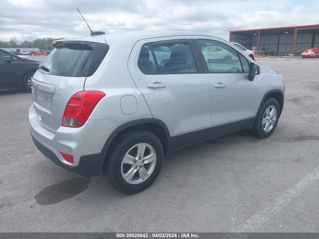 Chevrolet TRAX LS 2017 3GNCJNSB7HL132538 Image 4