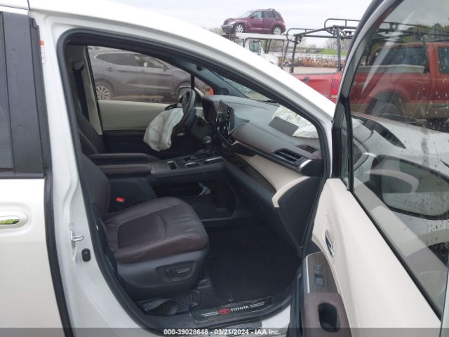 5TDERKEC4MS011421 Toyota Sienna Platinum
