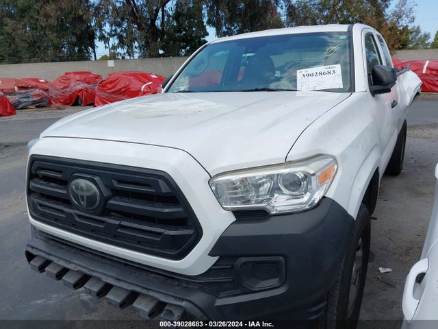 Toyota Tacoma Sr 2018 5TFRX5GN2JX110333 Image 2