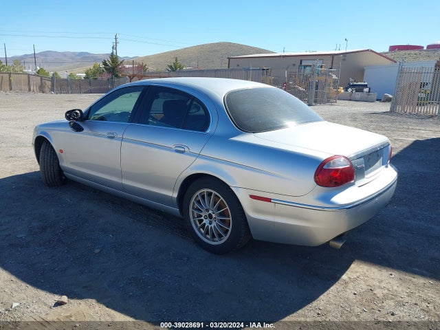 2007 JAGUAR S-TYPE SAJWA01AX7FN74080 Photo 2