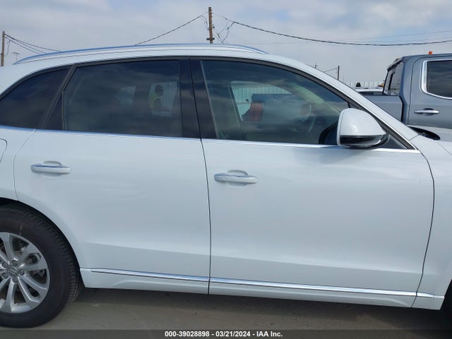 Audi Q5 2.0t Premium 2016 WA1L2AFP4GA064574 Image 13
