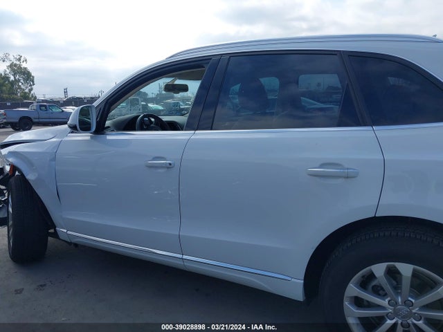 Audi Q5 2.0t Premium 2016 WA1L2AFP4GA064574 Image 14