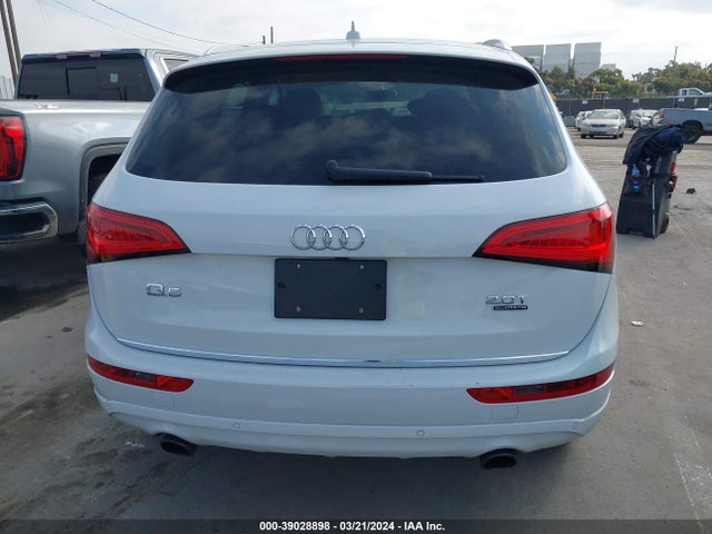 Audi Q5 2.0t Premium 2016 WA1L2AFP4GA064574 Image 16