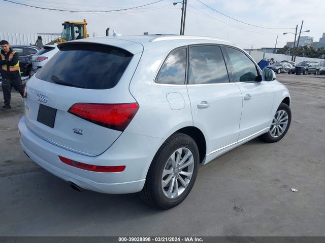 Audi Q5 2.0t Premium 2016 WA1L2AFP4GA064574 Image 4