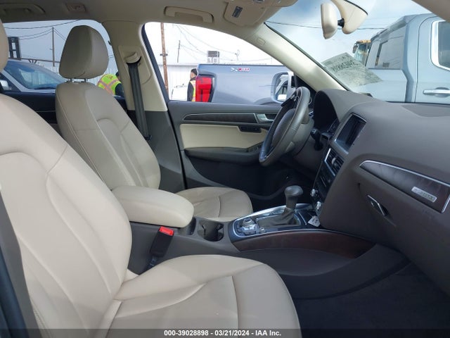 Audi Q5 2.0t Premium 2016 WA1L2AFP4GA064574 Image 5