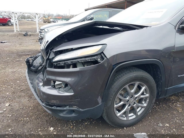 Jeep Cherokee Latitude 2016 1C4PJMCS8GW132141 Image 17