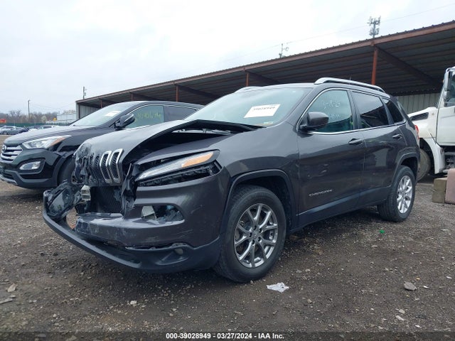Jeep Cherokee Latitude 2016 1C4PJMCS8GW132141 Image 2