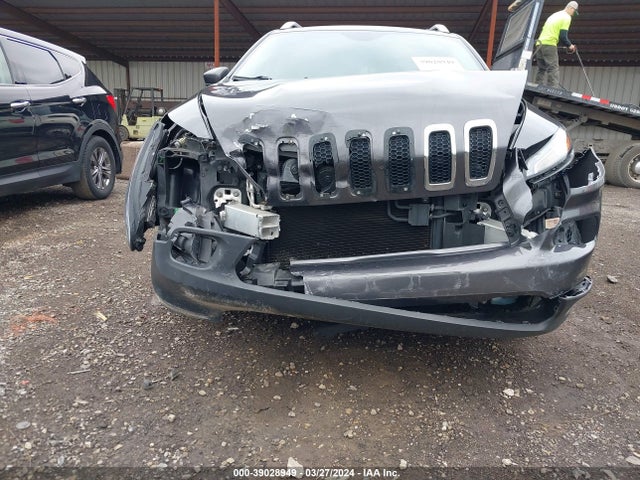 Jeep Cherokee Latitude 2016 1C4PJMCS8GW132141 Image 6