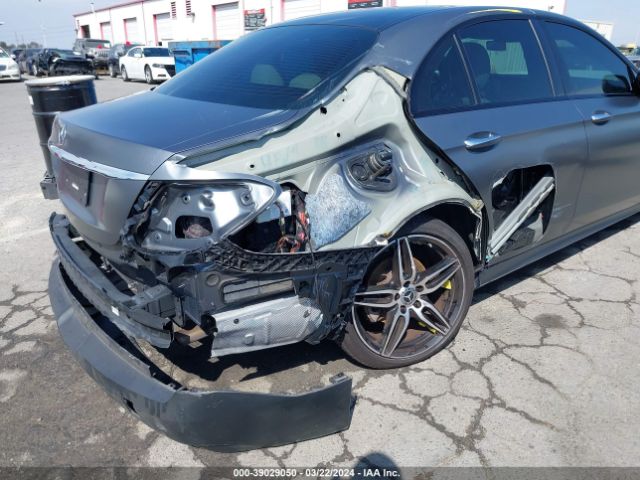 WDDZF4JB9KA654690 Mercedes-Benz E 300