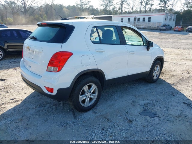 Chevrolet TRAX LS 2017 3GNCJNSB0HL228592 Image 4