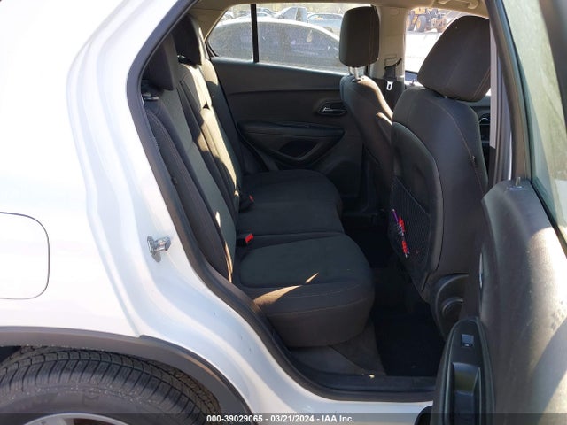Chevrolet TRAX LS 2017 3GNCJNSB0HL228592 Image 8