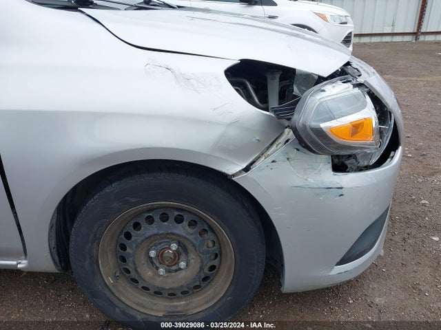 Nissan Versa 1.6 S+ 2018 3N1CN7APXJL814635 Image 17