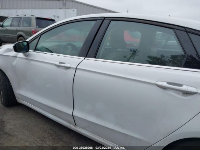 3FA6P0H72GR251223 Ford FUSION SE