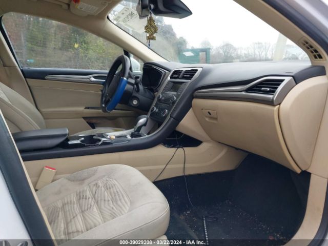 3FA6P0H72GR251223 Ford FUSION SE