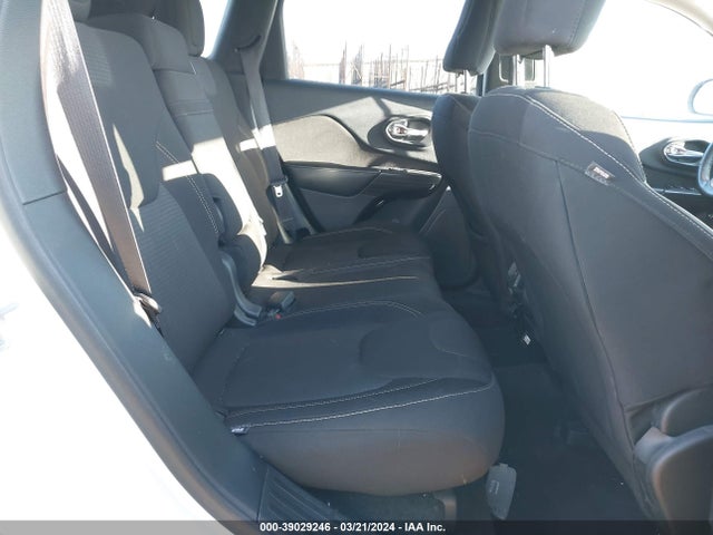 Jeep Cherokee Latitude 2016 1C4PJMCB7GW333254 Image 8