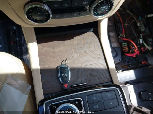 4JGDF6EE0HA759773 Mercedes-Benz Gls 450 4matic