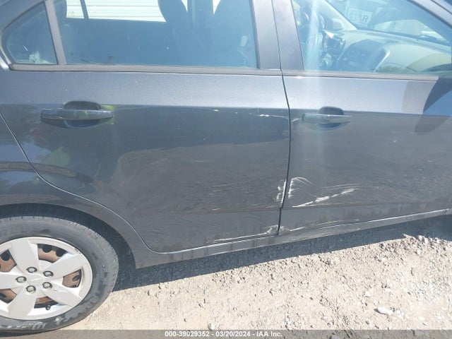 Chevrolet Sonic Ls Manual 2014 1G1JB5SH9E4210491 Image 6