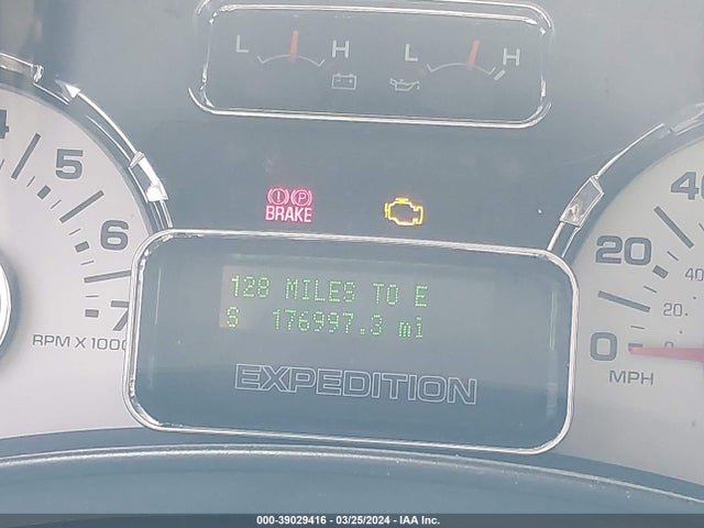 Ford Expedition Limited 2014 1FMJU2A56EEF47553 Image 15