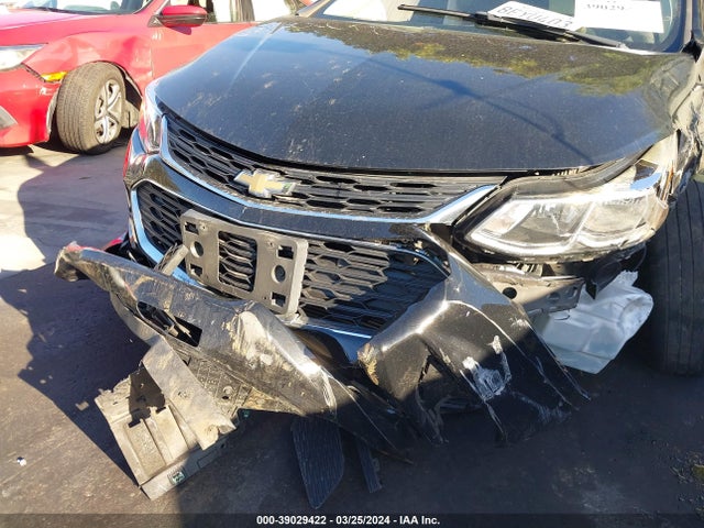 Chevrolet Cruze Ls Auto 2018 1G1BC5SM7J7239107 Image 11